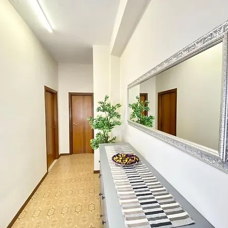 Attico Costa 17 5 Minuti A Piedi Dalla Stazione Bolonya