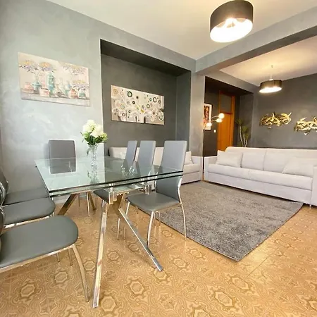 Attico Costa 17 5 Minuti A Piedi Dalla Stazione Bolonya