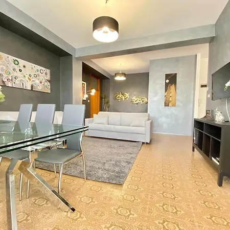 Attico Costa 17 5 Minuti A Piedi Dalla Stazione アパート *