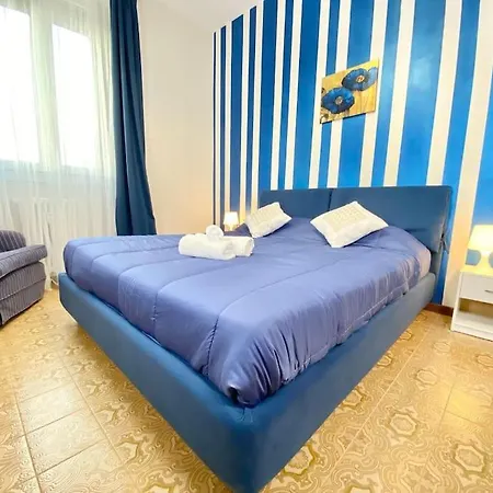 Appartement Attico Costa 17 5 Minuti A Piedi Dalla Stazione