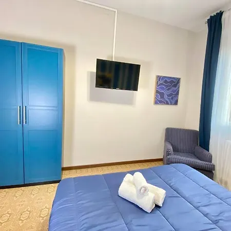 Attico Costa 17 5 Minuti A Piedi Dalla Stazione Appartement Bologna