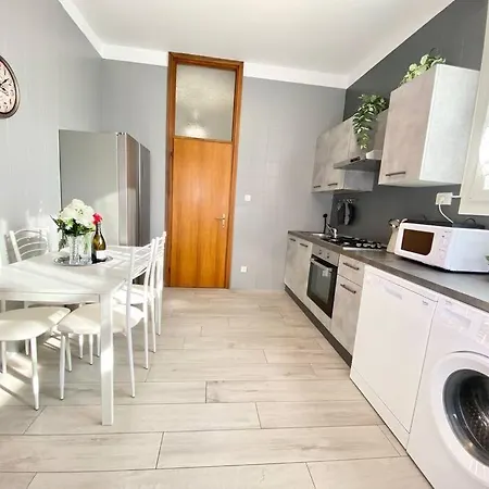 Attico Costa 17 5 Minuti A Piedi Dalla Stazione ボローニャ