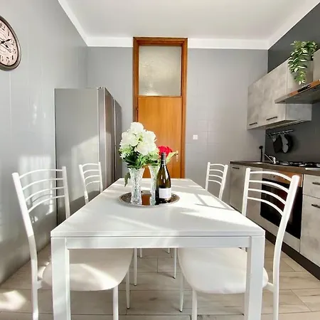 Attico Costa 17 5 Minuti A Piedi Dalla Stazione Appartement Bologna