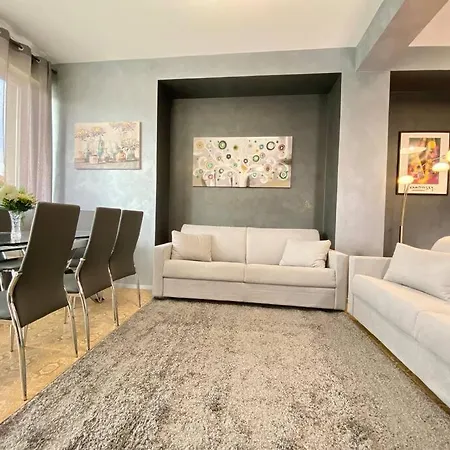 Appartement Attico Costa 17 5 Minuti A Piedi Dalla Stazione Bologna